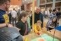 Látványos kísérletek, 5G és robotok